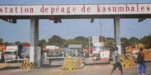 RDC-Kasumbalesa : des colis de contrebande contenant 11 diamants et 7 lingots d’or saisis par la douane